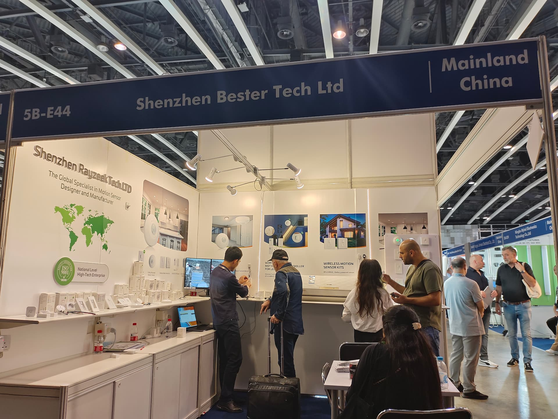 Shenzhen Bester Tech Ltd präsentiert PCB-Bestückung und energiesparende Innovationen auf der China (UAE) Trade Fair 2023