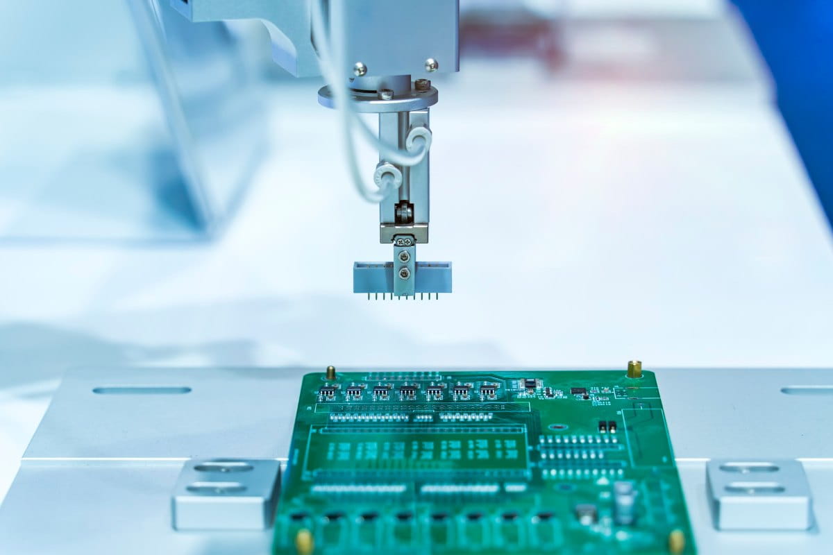 Benefits of Hiring a PCB Assembly Manufacturer