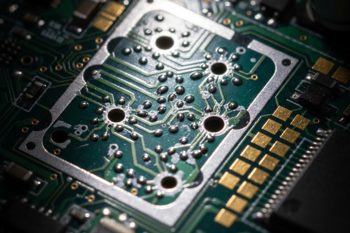 Perlindung RF dan Tuduhan terhadap Via yang Ditutup